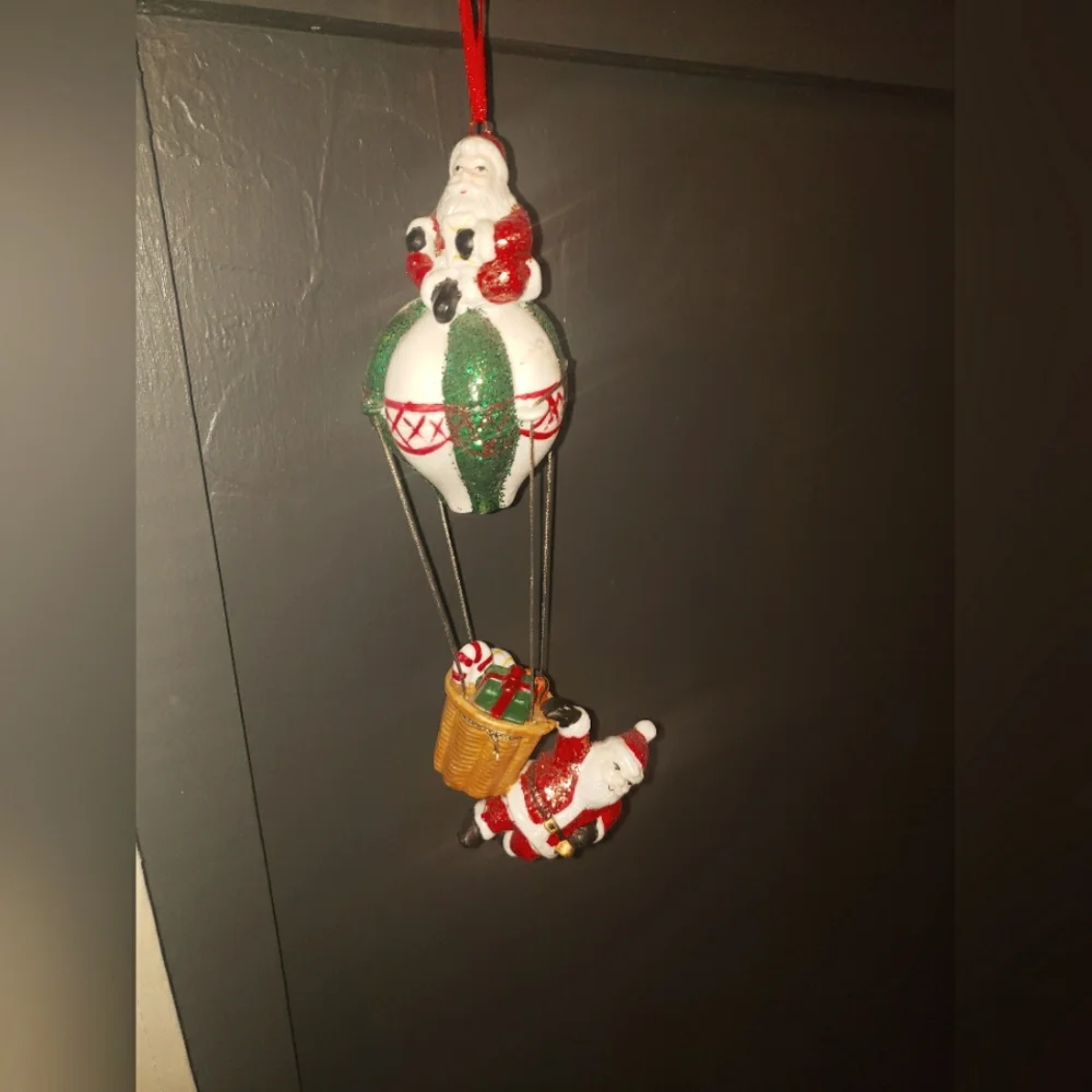 Vintage Hot air ballon Santa's ornament